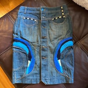 Gorgeous embroidered denim skirt Oilily 34